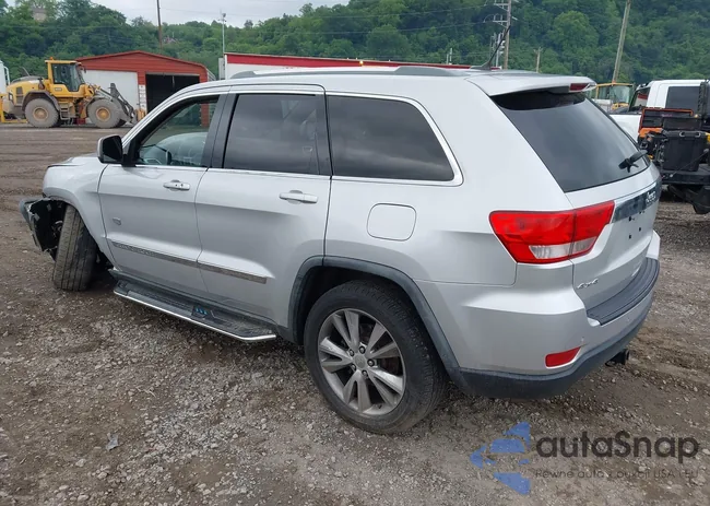 1J4RR4GG0BC645945: 42370640