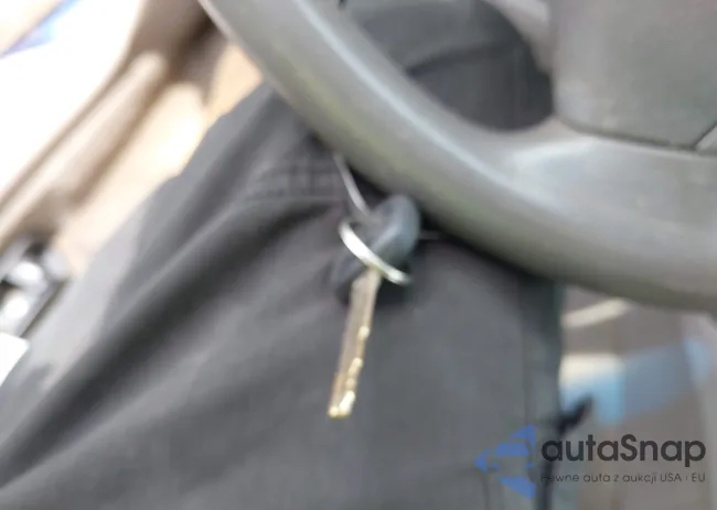 4T1BF3EK3BU595758: 42369755