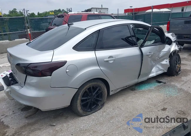 1FADP3F22GL373756: 42369795