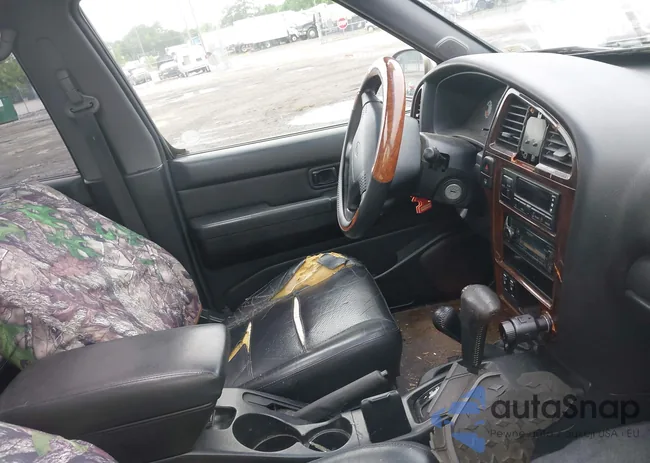 JN8DR07Y91W526505: 42371289