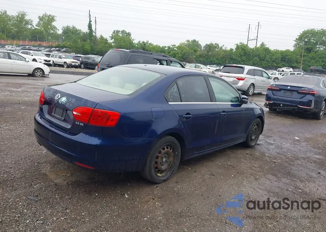 3VWDP7AJ4DM447010: 42371303