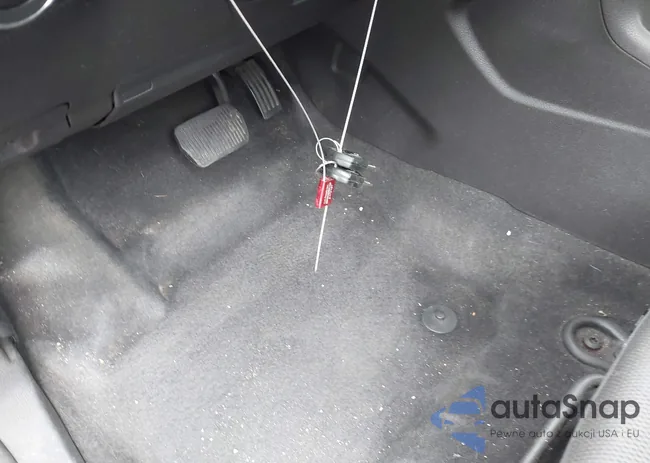 1FADP3F21DL348326: 42371485