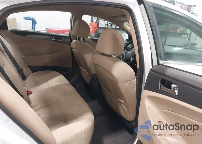 KMHEC4A45FA135379: 42370811