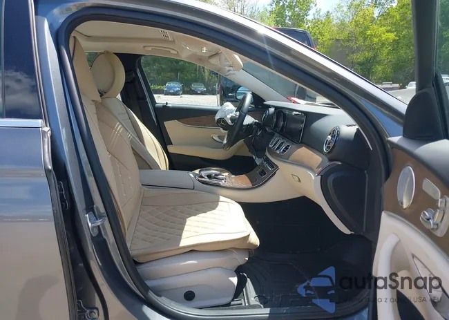 WDDZF4KB1JA413834: 42371743