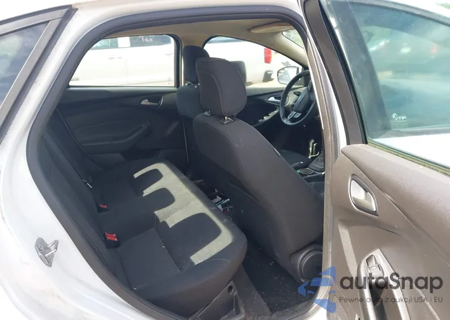 1FADP3F21JL224004: 42371843