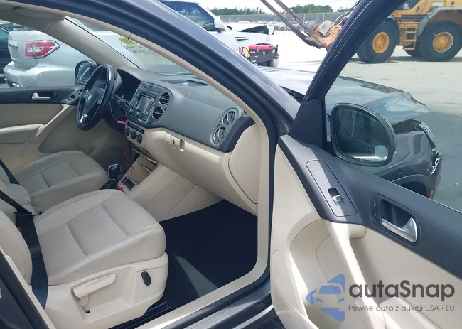 WVGAV3AX4DW588227: 42371928