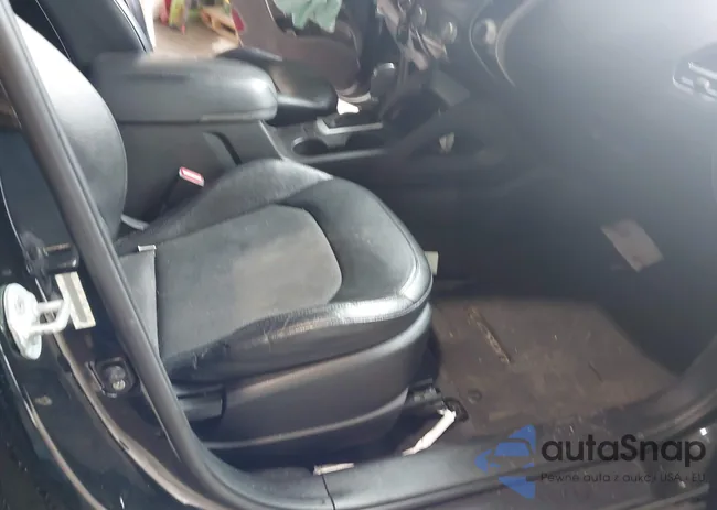 KM8JT3AF2FU048936: 42373474