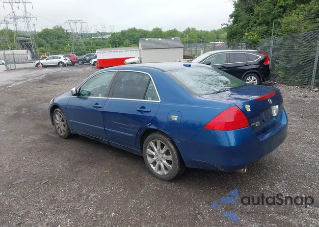 1HGCM66526A010086: 42372718