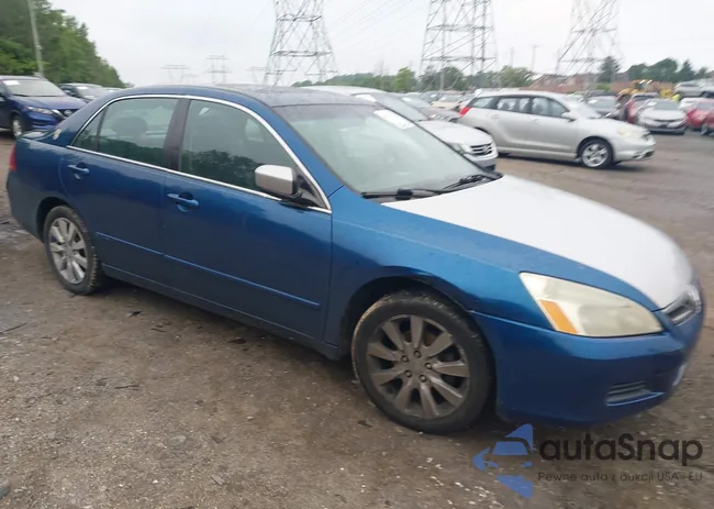 1HGCM66526A010086: 42372718