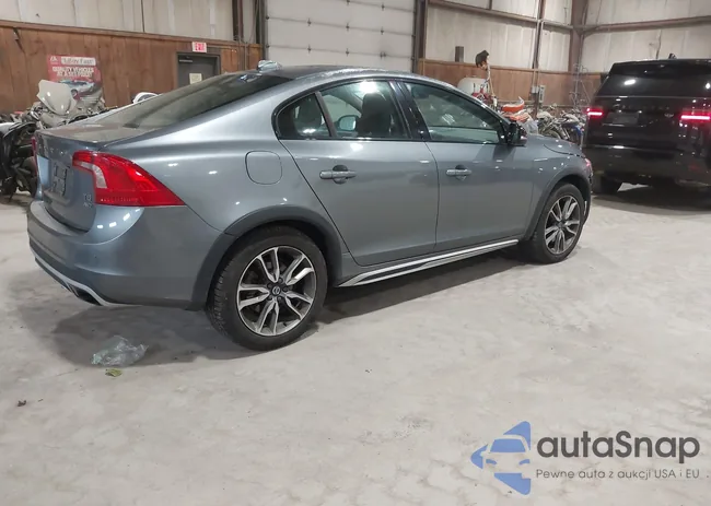 YV440MUM1J2006527: 42373051