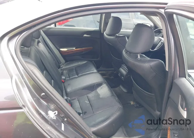 1HGCP3F83BA020295: 42375553