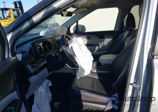 KNDNB4H33N6127691: 42374842