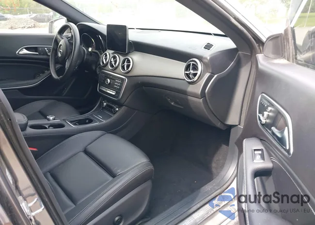 WDDSJ4EB3JN683295: 42376137