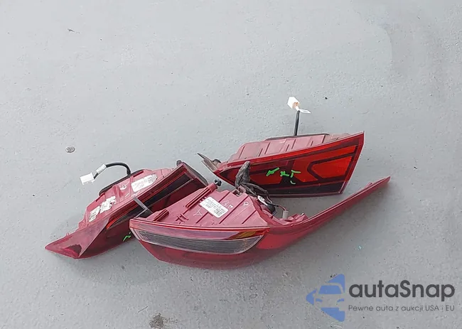 3KPC24A36JE020771: 42376147