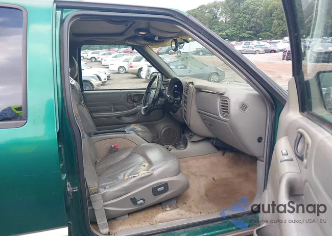 1GNCS13W6X2146812: 42375744