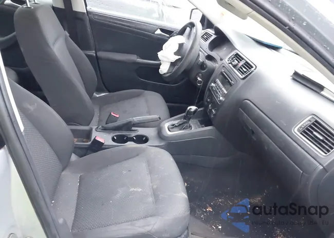 3VW2K7AJ7CM473220: 42377275