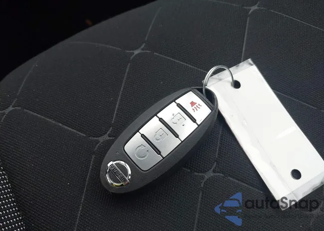 3N1CP5CV0LL556932: 42377352