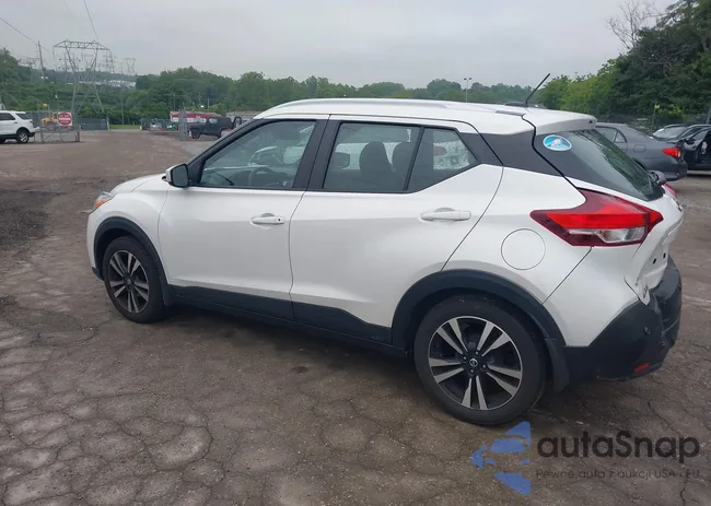 3N1CP5CV0LL556932: 42377352