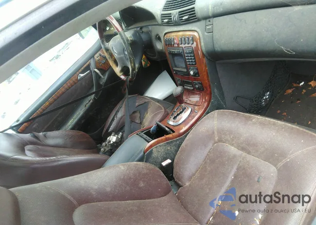 WDBPJ75J81A013014: 42376709