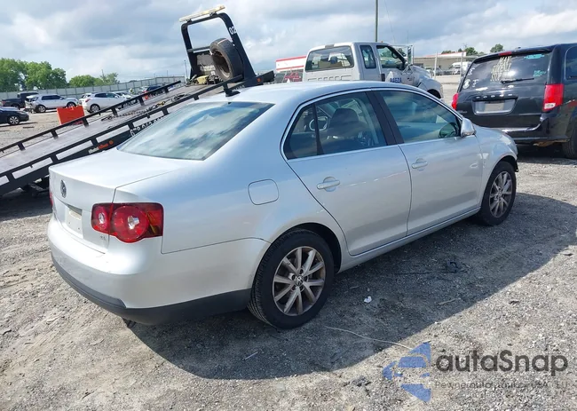 3VWRZ7AJ3AM020235: 42377001