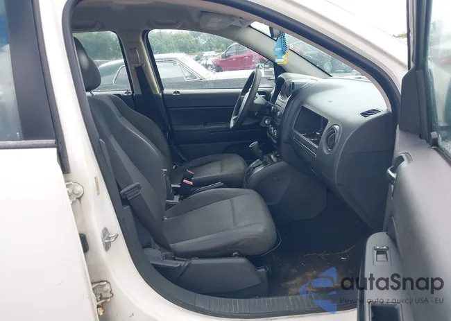 1J4NT4FB2AD558272: 42378168