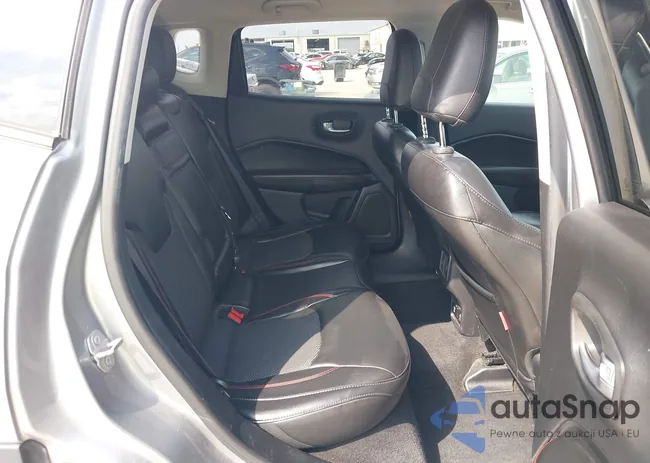 3C4NJDDB5JT451192: 42378382