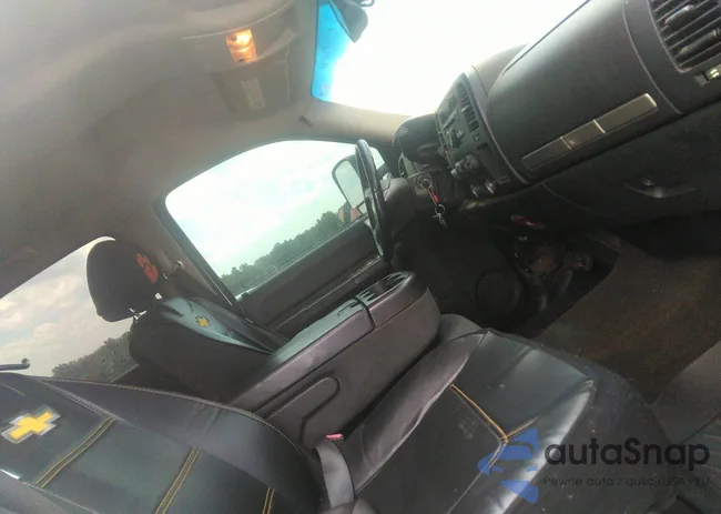 1GCHK23678F100579: 42378604