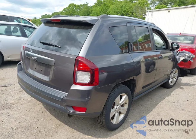 1C4NJDBB9GD672487: 42377911