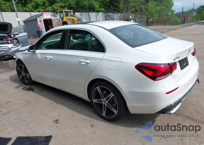 W1K7X5KB0MA041384: 42377922