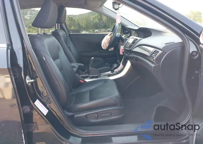 1HGCR2F9XGA213855: 42379369