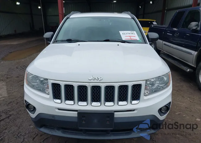 1C4NJDCB4DD199656: 42379382