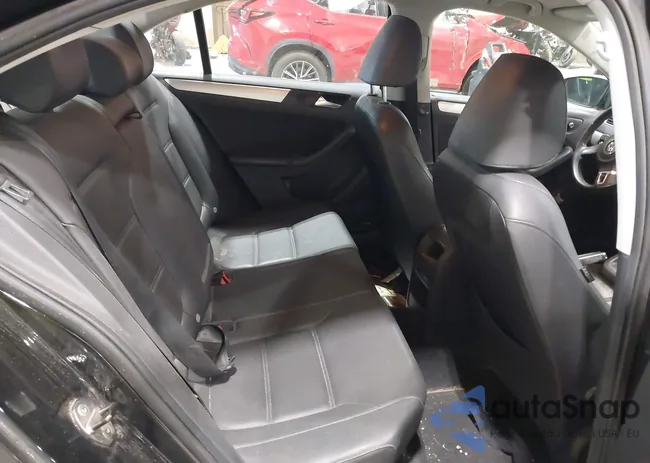 3VWDP7AJ9DM208424: 42379389