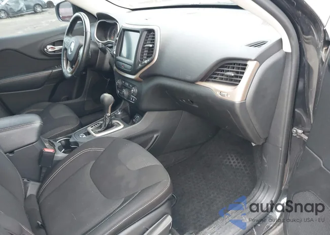 1C4PJMCS0FW750570: 42379484