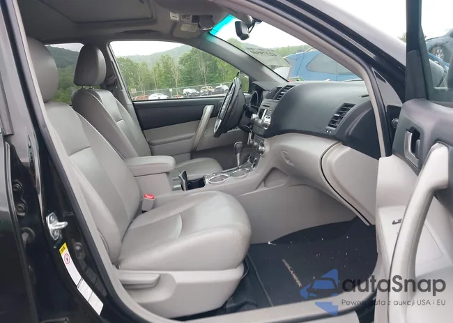 5TDBK3EH9CS142108: 42379560