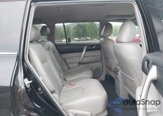 5TDBK3EH9CS142108: 42379560