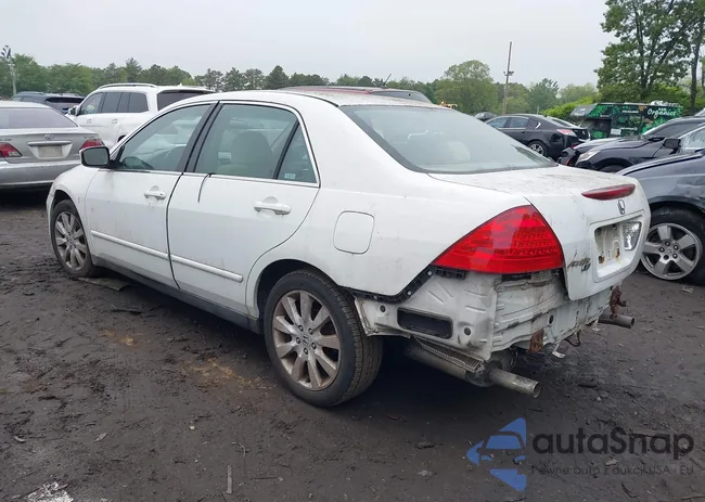 1HGCM66437A075697: 42379563