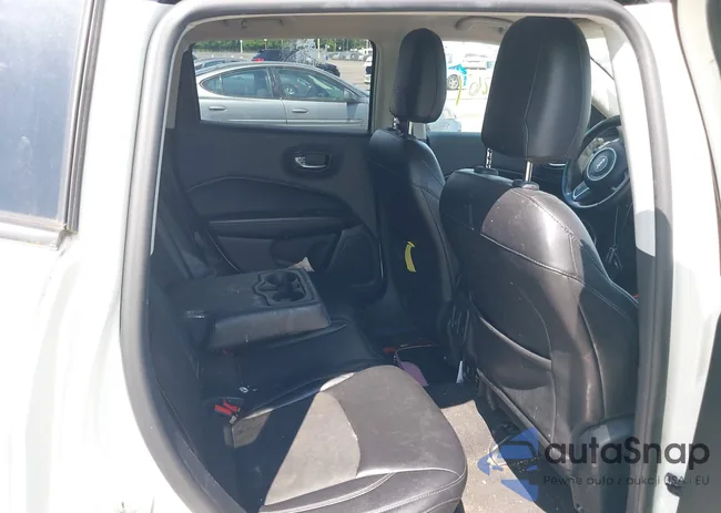 3C4NJDBB2JT328209: 42378767