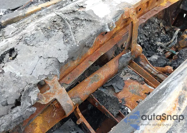 1LNFM92V3WY72956: 42378866