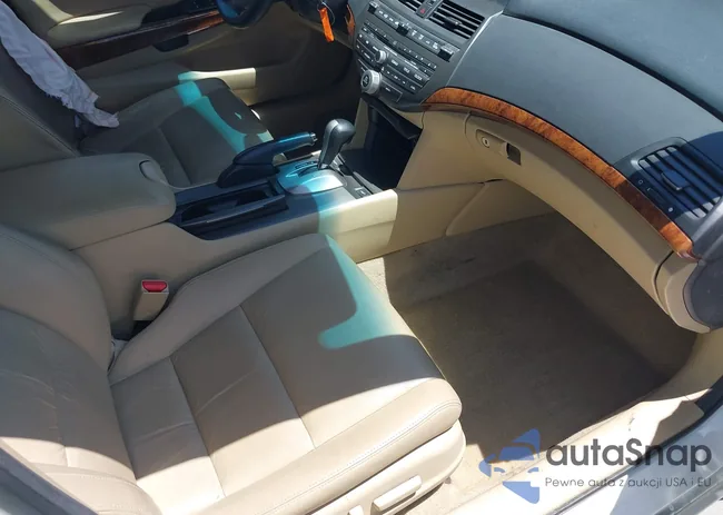 1HGCP3F80CA033703: 42379923