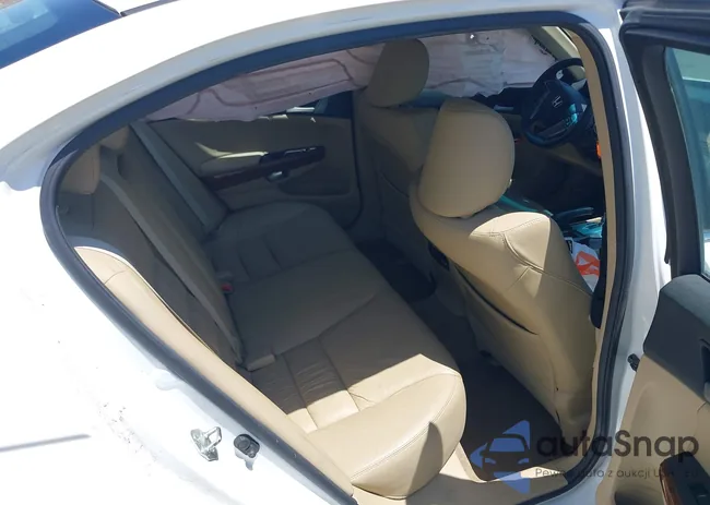 1HGCP3F80CA033703: 42379923