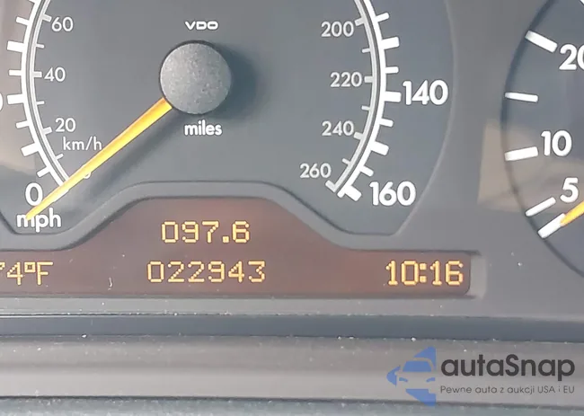 WDBLJ70G8XF060517: 42381333