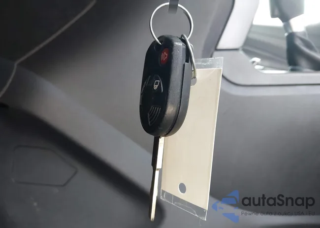 1FMCU0GD3HUA82056: 42380658