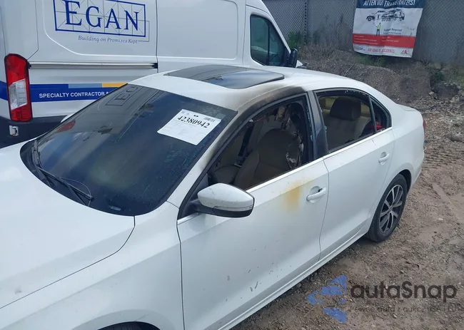 3VWDB7AJ1HM241499: 42380942