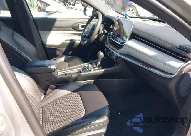 3C4NJDBN6PT503886: 42382290