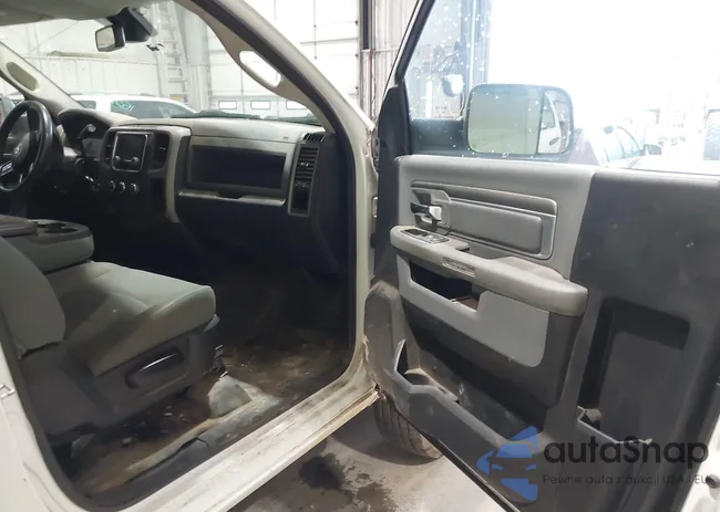 3C6MR5AJ2JG308366: 42381715