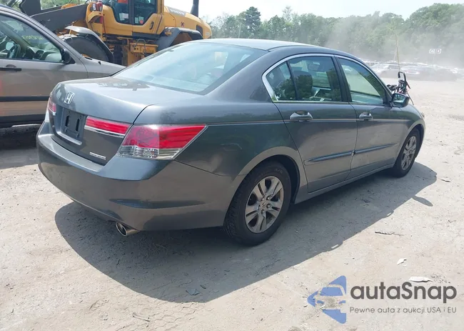 1HGCP2F6XCA116595: 42382747