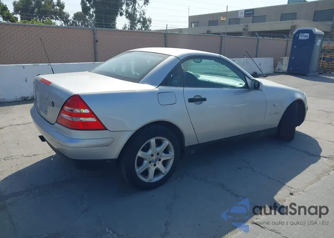 WDBKK47F7XF094355: 42382808