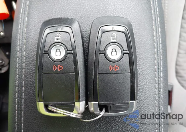 1FMCU9G69LUB29301: 42382811