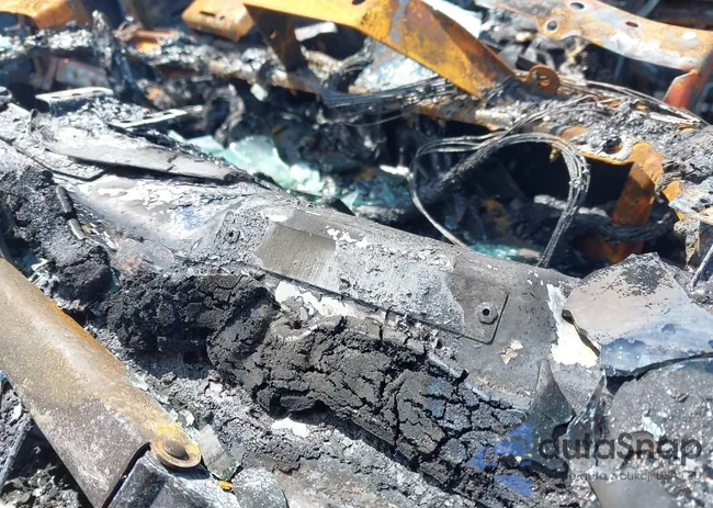 1GCHK23D17F168390: 42382974