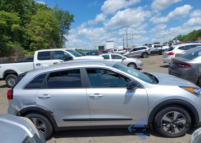 KNDCB3LC8H5057821: 42384655